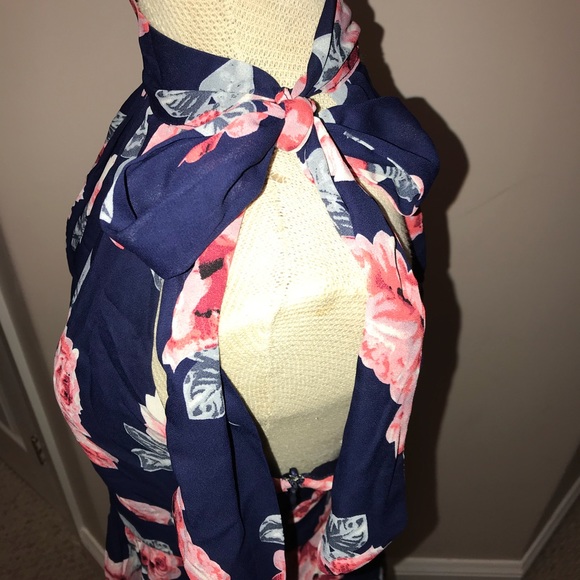 Dress - Picture 2 of 3